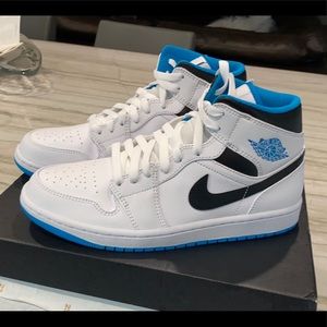New Air Jordan 1 MID White/Laser Blue Size 7.5